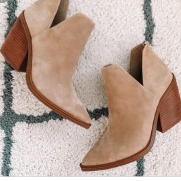 Vince Camuto Gigietta Boots 9 Tortilla 